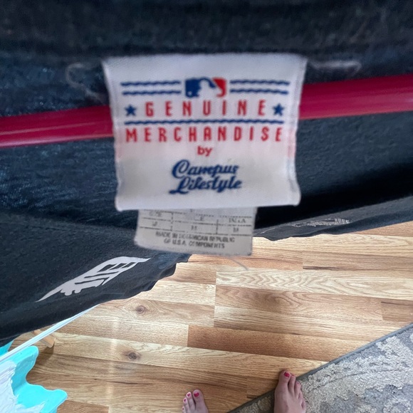 Detroit Tigers women’s v neck t-shirt. Size medium navy blue with rhinestone D - Picture 4 of 6